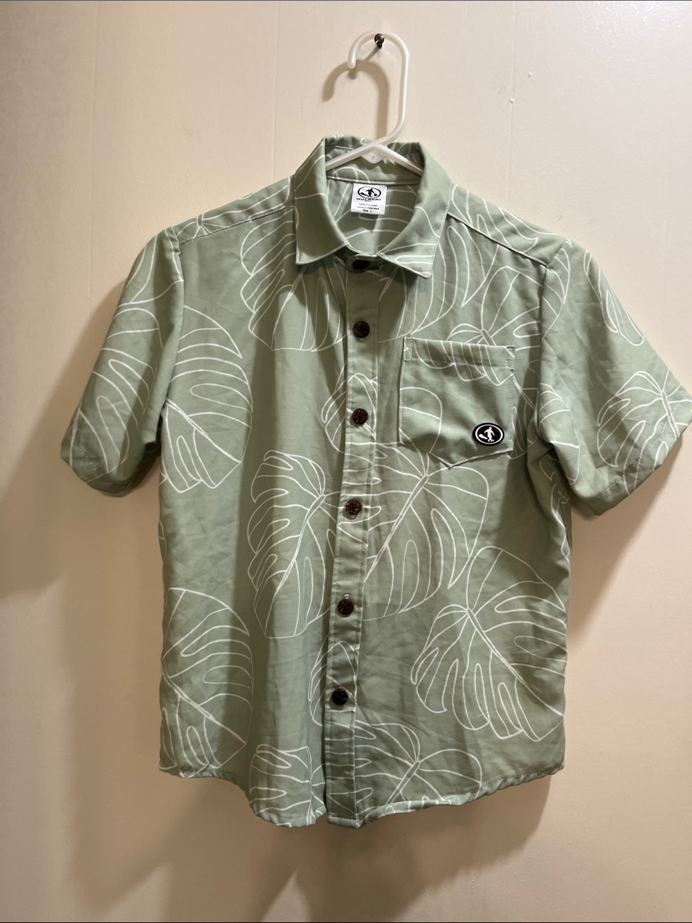 Hulakai Youth (L) Monstera Print Button Down Dress Shirt in like new condition